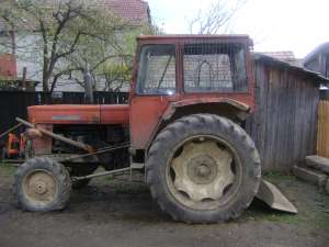 TRACTOR 651
