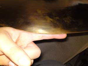 Vand cinele ride,  crash,  hi-hat,  fanfara de la firme cunoscute ca Zildjian,  Paiste,  Meinl,  Mil