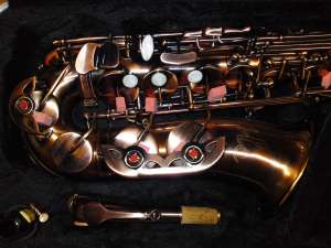 Vand saxofon alto(Mi-bemol)  THOMAS ST�HMER ,  culoare deosebita antique vintage design