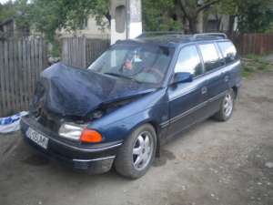vand opel astra caravan avariat
