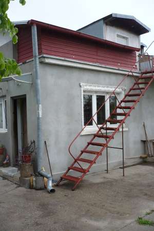 OCAZIE! Casa 5 camere,     teren 1780 mp,     imbunatatiri complete. Zona Comunei Calugareni