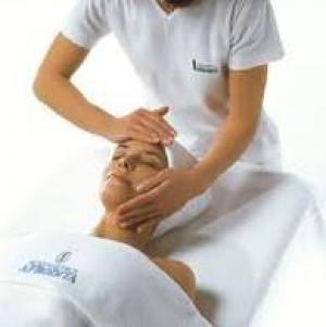 COSMETICA- NATURISTA,     MACHIAJ SEMIPERMANENT,     MANICHIURA ,    PEDICHIURA