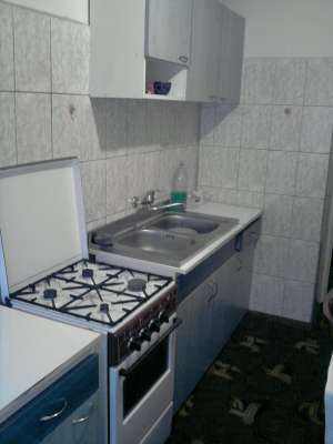 caut  colegi.coleg de apartament