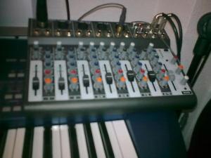 schimb korg pa500 ,     boxe autoamplificate behringerb212d de550w.