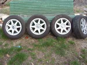 vand en groa anvelope second din wiena sau an detail din hovrila maramures