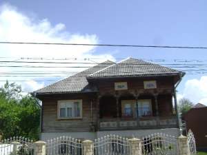 vand casa din lemn de stejar maramures