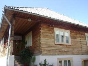vand casa din lemn de stejar maramures