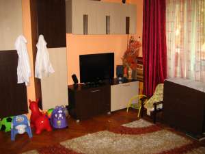 Vand ap. 2 camere zona de centru