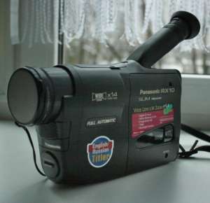 vind cam video panasonic RX10 cu doi acumulatori si Sharp 8mm