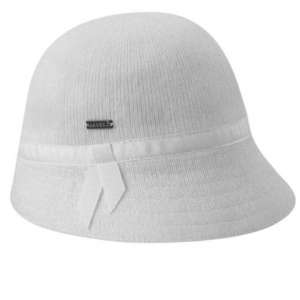 Vand toata gama de produse Kangol. Reducere intre 10 % si 50 %.