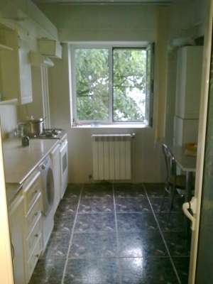 apartamnet foarte spatios,  4 camere!