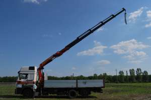camion cu macara