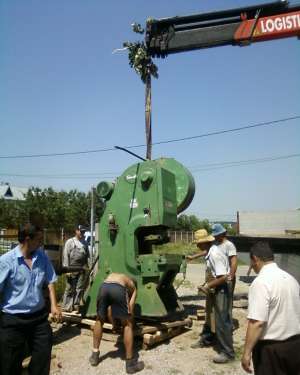 camion cu macara