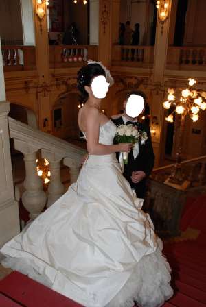 vand rochie de mireasa Agnes Toma