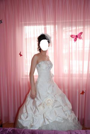 vand rochie de mireasa Agnes Toma