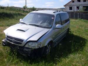 Kia Carnival Avariat