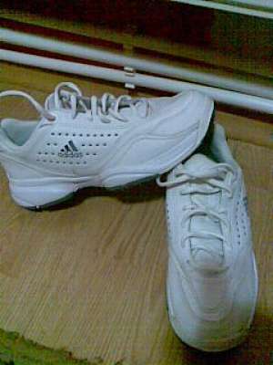 vand adidasi  de fete adidas purtati o data