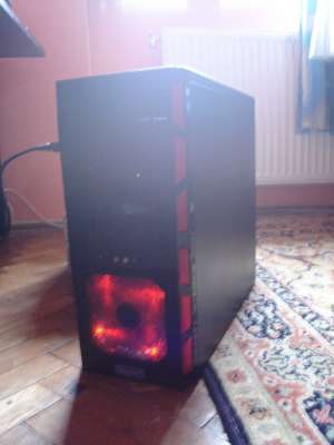 VAND CALCULATOARE AMD / INTEL ORICE CONFIGURATIE IEFTIN  si bun