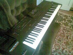 cumpar-schimb cu roland g 800 clapa korg pa1 x pro elite