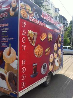 vand rulota comerciala(fast food)