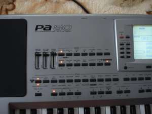 vand korg PA 80 cu HDD 20 Gb ,    flash card 16 Mb.