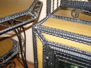 Vand mobila de sufragerie din metal