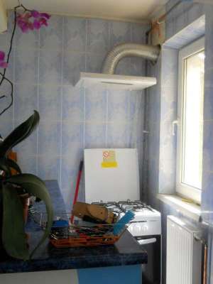 BACAU,  VAND 3 CAMERE,  LA PIATA SUD,  ET 2,  CU IMBUNATATIRI