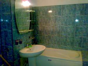 BACAU,  OFER SPRE INCHIRIERE APARTAMENT CU 2 CAMERE,  ZONA TIC-TAC MOBILAT
