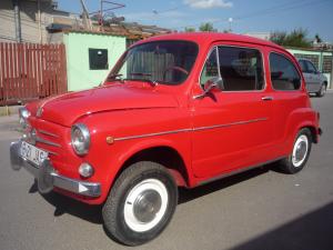 Inchiriez Fiat 600 - masina de epoca