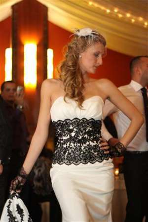 Vand rochie de mireasa Exclusive Bride
