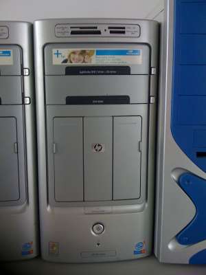 PC HP PAVILION CU FOARTE DOTATE CU MULTE OPTIUNI EXTRA SI CU MONITOR 19�