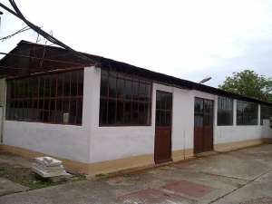 PROPRIETAR VAND HALA PRODUCTIE 300 MP+CASA MARE 300 mp, toate utilitatile