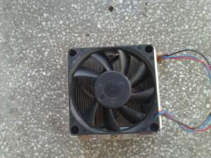Vand Procesor INTEL 1.8 GHz