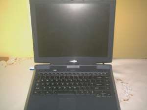 vand leptop toshiba satellite, celeron 1.50, mb 256, dvd-rom urgent
