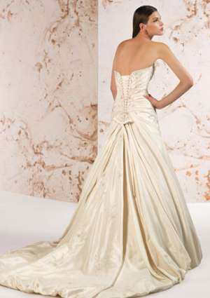 rochie de mireasa Celine oferita de Best Bride