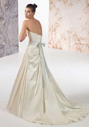 de inchiriat rochie de mireasa Calla by Best Bride