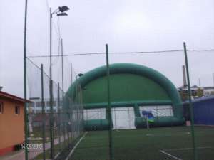 Balon Presostatic Fotbal - Cort  Fotbal  20mx40m - nou 2010 folosit 2 luni
