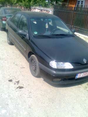 VAND RENAULT LAGUNA BERLINA PENTRU PIESE