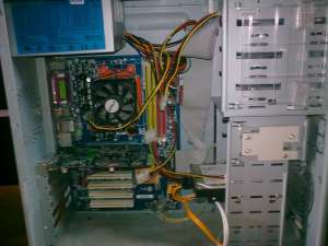 VAND CALCULATOARE AMD / INTEL ORICE CONFIGURATIE IEFTIN