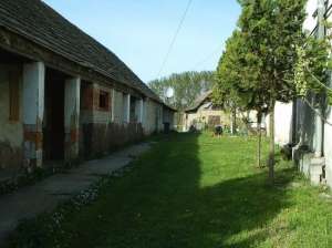 VAND/SCHIMB CASA UNGARIA LANGA BUDAPESTA BUNA PT LOCUIT,    ESCALA-DEPOZIT-COMERT GERMANIA