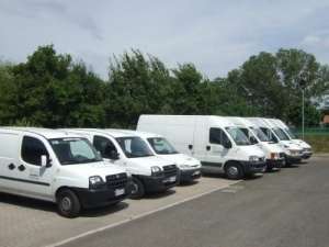 FIRMA CU FLOTA AUTO MARE ASIGURAM TRANSPORT MUTARI POSTA COLETARIE ETC