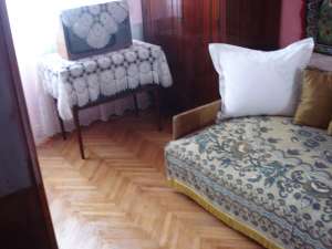 vand apartament 2 camere decomandate