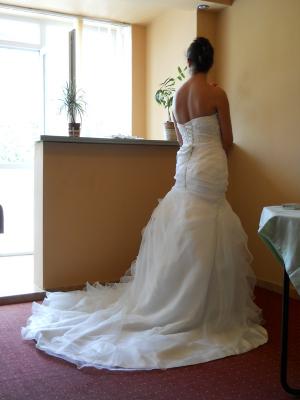 vand rochie noua de miresa