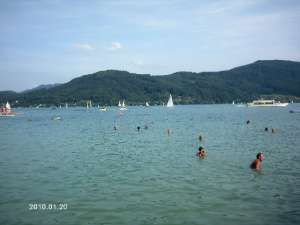 austria 2 km lac attersee ieftin inchiriem camere casa 20 � 1 pers,  35 �  2 pers ,  100 � casa 8 pe