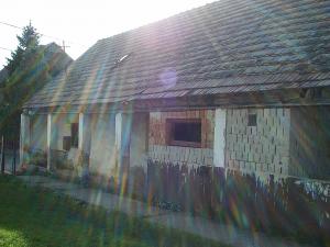 VAND/SCHIMB CASA UNGARIA LANGA BUDAPESTA BUNA PT LOCUIT,    ESCALA-DEPOZIT-COMERT GERMANIA