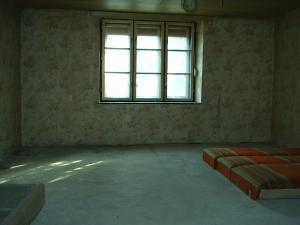 VAND/SCHIMB CASA UNGARIA LANGA BUDAPESTA BUNA PT LOCUIT,    ESCALA-DEPOZIT-COMERT GERMANIA