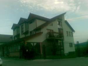 dau in chirie pentru nefumatori apartament parter casa 2 camere mobilat
