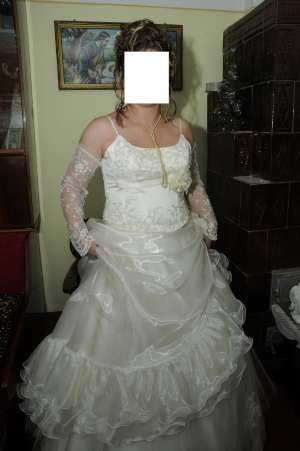 Vand rochie mireasa,  costum mire