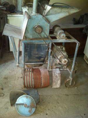 VAND MOARA DE PORUMB+TOCATOARE+CIRCULAR