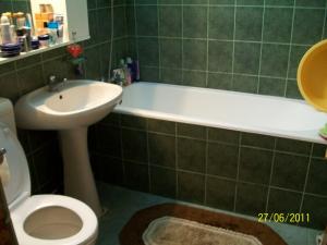 Vand apartament 2 camere,    Str Unirii